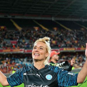 ... se révèle être plus libre et plus heureuse que jamais !

Elodie Gossuin lors du match amical entre le RC LENS Legendes et l'UNICEF au Stade Bollaert-Delelis le 6 juin 2023 à Lens, France. Photo par Sylvain Lefevre/ABACAPRESS.COM