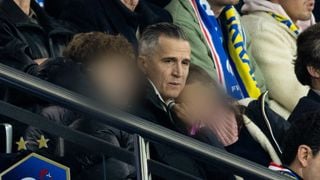 Cinq mois après la fin de son couple avec Marion Cotillard, Guillaume Canet retrouve des moments précieux avec ses enfants au Parc des Princes