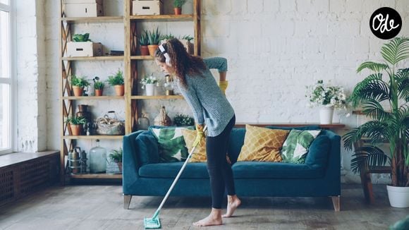 Le bon horaire est souvent la meilleure astuce pour un sol impeccable tout l'été.

Pexels