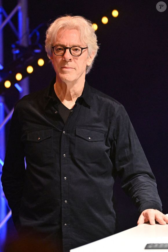 Exclusif - Stewart Copeland, musicien, batteur et fondateur du groupe The Police, parrain du MIDEM+24, a participé à une masterclass avec les étudiants du campus Georges-Méliès à Cannes, le 24 janvier 2024.
© Bruno Bebert / Bestimage