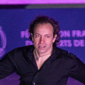 Il a obtenu les médailles de bronze aux Jeux Olympiques d'hiver de 1994 à Lillehammer et de 1998 à Nagano, et est également devenu vice-champion du monde en 1994

Philippe Candeloro - Patinage artistique : Tournée de l'équipe de France à Boulogne Billancourt le 8 avril 2022. © Aurélien Morissard / Panoramic / Bestimage