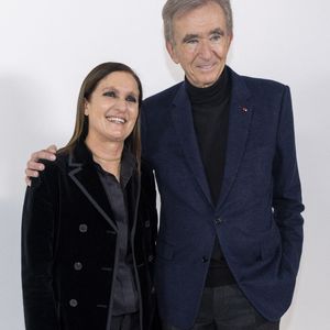 Maria Grazia Chiuri et Bernard Arnault au photocall en backstage du défilé Christian Dior "Collection Haute Couture Printemps/Eté 2025" au Musée Rodin, lors de la Fashion Week de Paris (PFW), le 27 janvier 2025.
© Olivier Borde/Bestimage