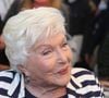 Malgré son âge, elle a décidé de ralentir ses activités tout en restant engagée.

Line Renaud - Salon du Livre 2019 à la Porte de Versailles à Paris du 15 au 18 mars 2019. © Jean-Claude Woestelandt / Bestimage
