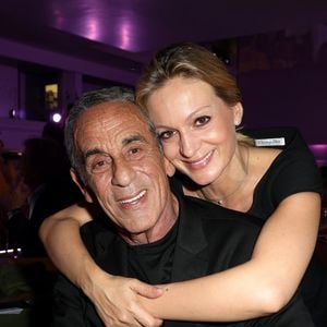 Exclusif -Thierry Ardisson et sa femme Audrey Crespo-Mara - Le professeur S.Lyonnet, président de l'Institut des maladies génétiques, et le galériste K. Mennour ont organisé la 4ème édition de la soirée "Heroes for Imagine", une grande vente aux enchères d’oeuvres d'art, animée par G.Elmaleh et dirigée par Christie's, à l'institut Imagine, 24 boulevard du Montparnasse dans le 15ème arrondissement de Paris, France, le 12 septembre 2022. © Dominique Jacovides/Bestimage