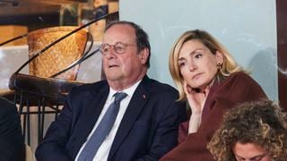 "Elle était amoureuse très tôt" : Cette chroniqueuse télé a été très proche de Julie Gayet, elle en dit plus sur le début de sa romance avec François Hollande