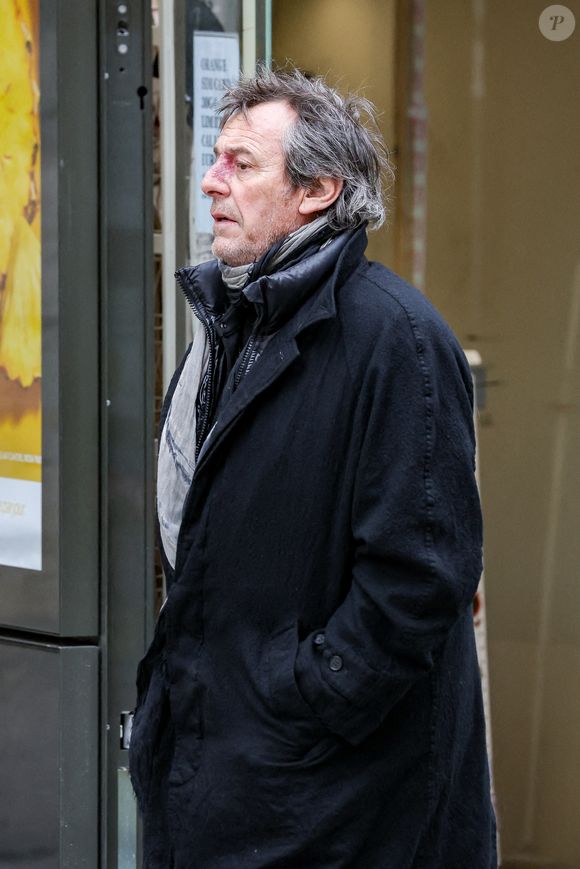 Jean-Luc Reichmann - Arrivées aux obsèques de C.Laborde en l’église Saint-Roch à Paris, le 6 février 2025. Décédée le 28 janvier 2025 à l'âge de 73 ans, l'ancienne présentatrice météo de TF1 (1988 - 2017) était atteinte de la maladie neurodégénérative à corps de Lewy. 
© Jacovides - Moreau / Bestimage
