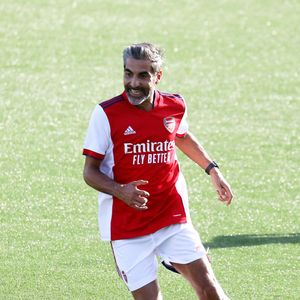 Ary Abittan  - Les VIP avaient répondu présent au match amical de football entre amis, organisé par J.C.Darmon, au profit de l'association "Plus fort la vie"  au stade Marcel Aubour de Saint-Tropez, Côte d'Azur, le 7 août 2021. L'association vient en aide aux enfants défavorisés et malades. L'équipe d'Arsenal était en rouge et l'équipe de la Juventus en noir et blanc. © Dominique Jacovides/Bestimage