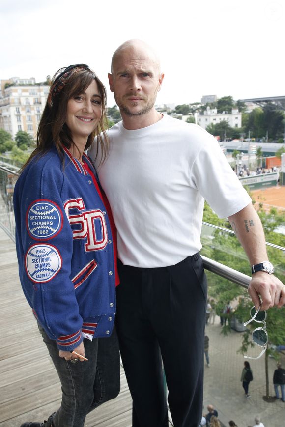 Exclusif - Eléonore Bernheim et Nicolas Gob - Soirée des comédiens de séries de France Télévision lors des Internationaux de France de Tennis de Roland Garros 2024 - Jour 10 à Paris. Le 4 Juin 2024. 
© Bertrand Rindoff Petroff / Bestimage