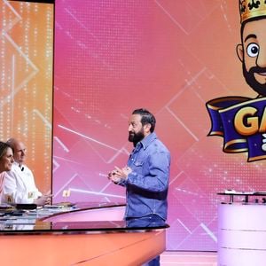 Exclusif - Valérie Benaim, Matthieu Delormeau, Cyril Hanouna, sur le plateau de TBT9 (Tout beau tout n9uf) présenté par C.Hanouna, et diffusé en direct sur W9, Paris, France, le 06 janvier 2026. © Jack Tribeca / Bestimage