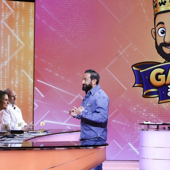 Exclusif - Valérie Benaim, Matthieu Delormeau, Cyril Hanouna, sur le plateau de TBT9 (Tout beau tout n9uf) présenté par C.Hanouna, et diffusé en direct sur W9, Paris, France, le 06 janvier 2026. © Jack Tribeca / Bestimage