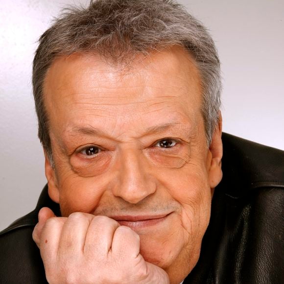 Guy Carlier pose à Paris, France, en avril 2009. Photo by Vim/ABACAPRESS.COM