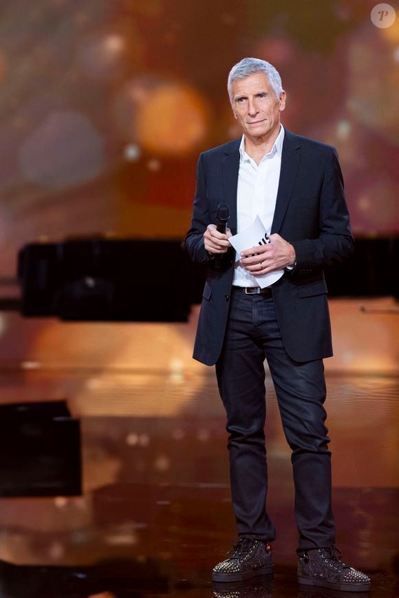 Nagui sur le plateau de l'émission "Unis pour Mayotte" diffusée en direct sur France 2, qui a permis de récolter plus de 5 millions de dons le 17 décembre 2024.
Pierre Perusseau / Bestimage