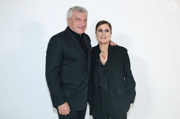 Sidney Toledano et Maria Grazia Chiuri posent à la fin du Défilé de Mode Dior, Prêt-à-porter Automne / Hiver 2025-2026 dans le cadre de la Fashion Week de Paris, France, le 04 Mars 2025. 

© Bertrand Rindoff / Bestimage