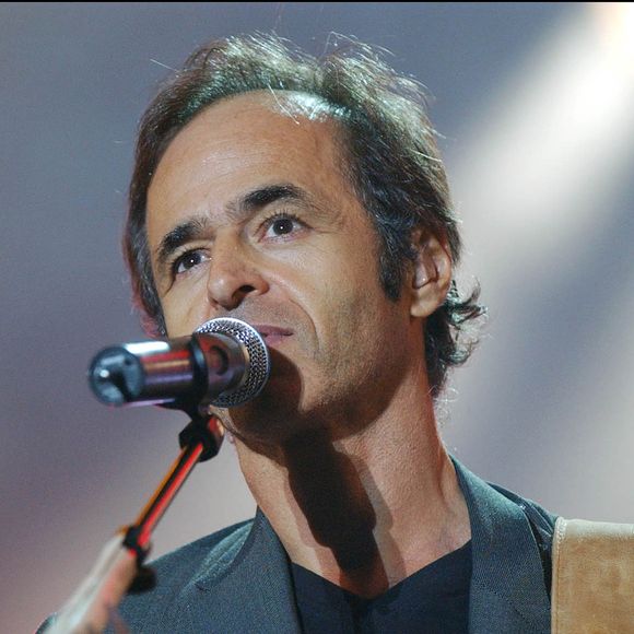 Avec quelque 30 millions d'albums et de singles écoulés en quarante ans de carrière, Jean-Jacques Goldman est une des personnalités préférées de Français

Archives - Jean-Jacques Goldman aux Francofolies en 2004