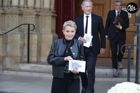 Sophie Davant et son compagnon William Leymergie ont dû évacuer la presqu’île en pleine nuit.

William Lemeyrgie et sa compagne Sophie Davant assistent aux funérailles de Philippe Labro à l'église Saint-Germain-des-Prés à Paris, en France, le 13 juin 2025. Labro, journaliste, auteur, réalisateur et compositeur prolifique, est décédé d'un cancer le 4 juin à l'âge de 88 ans. Photo de Nasser Berzane/ABACAPRESS.COM