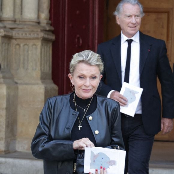 Sophie Davant et son compagnon William Leymergie ont dû évacuer la presqu’île en pleine nuit.

William Lemeyrgie et sa compagne Sophie Davant assistent aux funérailles de Philippe Labro à l'église Saint-Germain-des-Prés à Paris, en France, le 13 juin 2025. Labro, journaliste, auteur, réalisateur et compositeur prolifique, est décédé d'un cancer le 4 juin à l'âge de 88 ans. Photo de Nasser Berzane/ABACAPRESS.COM