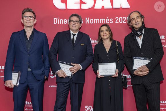 Michel Hazanavicius, Patrick Sobelman, Florence Gastaud, Alexandre Desplat - Photocall du dîner des nommés 2025 pour la cérémonie des Cesar au Fouquet's à Paris le 10 février 2025 © Olivier Borde /Bestimage