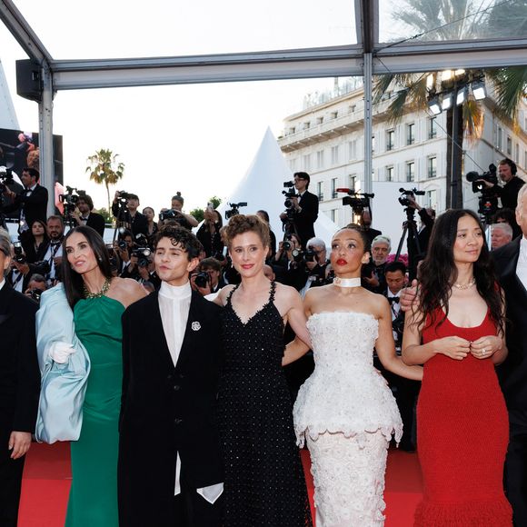 Le jury : Isaach de Bankolé, Park Chan-wook, Demi Moore, Diego Céspedes, Laura Wandel, Ruth Negga, Chloé Zhao, Stellan Skarsgård, Paul Laverty - Montée des marches pour la cérémonie de clôture du 79ème Festival International du Film de Cannes, le 23 mai 2026. © Jacovides-Moreau / Bestimage