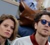 Lundi 25 août 2025, Raphaël a publié une très rare photo de leur petit dernier sur Instagram

Mélanie Thierry et son compagnon le chanteur Raphaël dans les tribunes lors des Internationaux de France de Tennis de Roland Garros 2025, à Paris, France, le 4 juin 2025. © Jacovides-Moreau/Bestimage