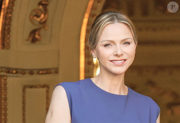 La princesse Charlène de Monaco au balcon du palais princier lors de la procession de la Fête Dieu sur la place du Palais à Monaco le 19 juin 2025. © Claudia Albuquerque/Bestimage