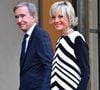 Parmi les actifs repris, il choisit de conserver Dior et Le Bon Marché, deux marques qui deviendront des piliers du développement de LVMH. 

Bernard Arnault, Pdg de LVMH et sa femme Hélène Mercier - Arrivées des personnalités au dîner d’État en l’honneur du président brésilien et de sa femme au palais présidentiel de l’Élysée à Paris le 5 juin 2025.

© Christian Liewig / Bestimage