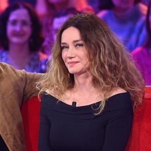 Exclusif - Marine Delterme lors de l'enregistrement de l'émission "Vivement dimanche" au studio Rive Gauche, présentée par M.Drucker avec une diffusion sur France 3 le 15 mars 2026, à Paris, France, le 4 mars 2026. © Guillaume Gaffiot/Bestimage

|Exclusif - Enregistrement de l'émission "Vivement dimanche" au studio Rive Gauche, présentée par Michel Drucker avec une diffusion sur France 3 le 15/03/2026