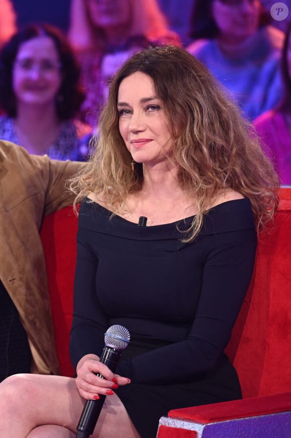 Exclusif - Marine Delterme lors de l'enregistrement de l'émission "Vivement dimanche" au studio Rive Gauche, présentée par M.Drucker avec une diffusion sur France 3 le 15 mars 2026, à Paris, France, le 4 mars 2026. © Guillaume Gaffiot/Bestimage

|Exclusif - Enregistrement de l'émission "Vivement dimanche" au studio Rive Gauche, présentée par Michel Drucker avec une diffusion sur France 3 le 15/03/2026