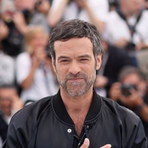 Romain Duris au photocall de "Le règne animal" lors du 76ème Festival International du Film de Cannes, le 18 mai 2023. © Jacovides/Moreau/Bestimage