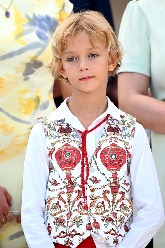 Stefano Casiraghi et son frère font la fierté de leurs parents.

 Célébration des 20 ans de règne du prince souverain Albert II de Monaco sur la place du Palais à Monaco, le 19 juillet 2025. © Bruno Bebert/Bestimage