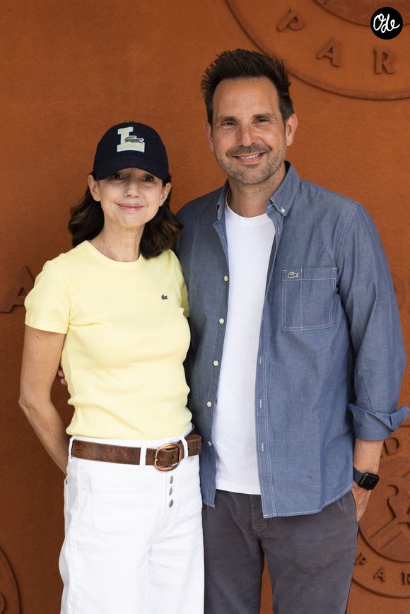 Christophe Michalak et Delphine McCarty au Village lors des Internationaux de France de Tennis de Roland Garros 2025 (Jour 9), le 3 juin 2025 à Paris Moreau / Jacovides / Bestimage