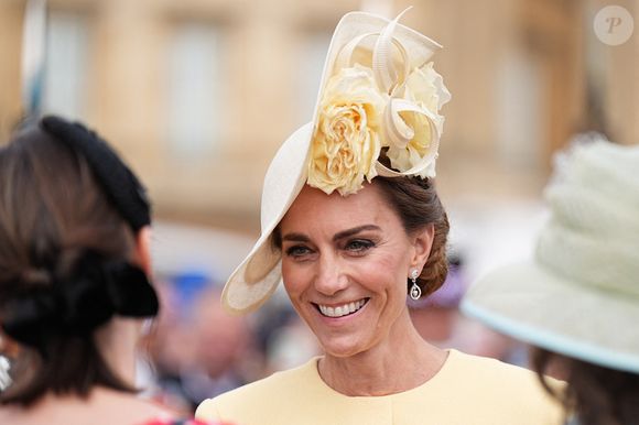 La princesse de Galles s'entretient avec des invités lors d'une Garden Party royale au palais de Buckingham, à Londres. Date de la photo : mardi 20 mai 2025. ... ©Aaron Chown/PA Wire.