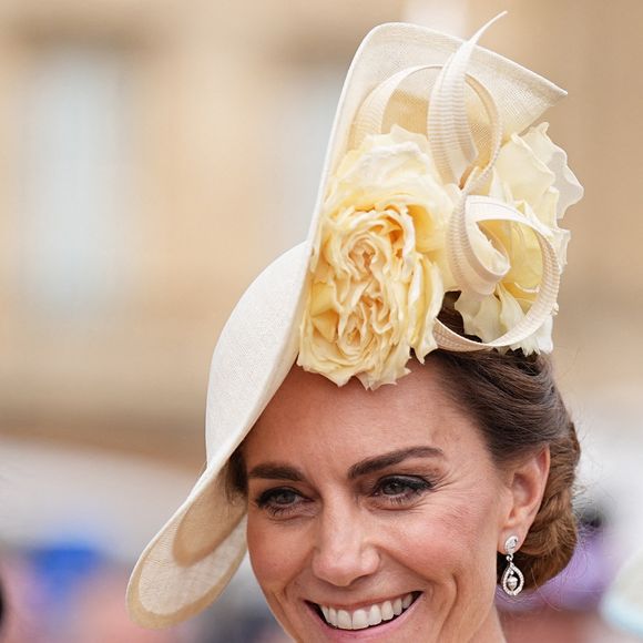 La princesse de Galles s'entretient avec des invités lors d'une Garden Party royale au palais de Buckingham, à Londres. Date de la photo : mardi 20 mai 2025. ... ©Aaron Chown/PA Wire.