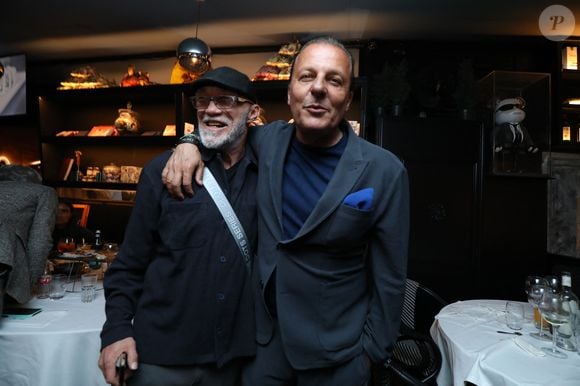 Jean Roch et son frère Dominique Pedri - Jean Roch a reçu ses amis pour fêter la fermeture de son célèbre club privé, "VIP Room" à Saint-Tropez, après 29 ans d'existence, le 5 avril 2026. Après un dernier week-end de fête, du 3 au 5 avril 2026, le célèbre établissement sera remplacé par le "Lilly's Club".
© Franz Chavaroche / Bestimage