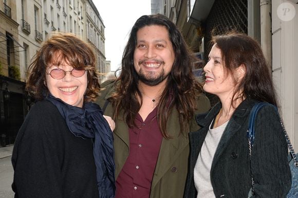 Jane Birkin, Lulu Gainsbourg et sa mère Bambou lors du lancement officiel de l'association Serge Gainsbourg au cabaret Don Camilo à Paris, le 2 avril 2017. © Guirec Coadic/Bestimage