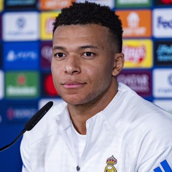 Kylian Mbappé du Real Madrid s'exprime lors de la conférence de presse avant le match de l'UEFA Champions League contre l'AS Monaco à Ciudad Real Madrid. © Alberto Gardin/ZUMA Press Wire/Bestimage