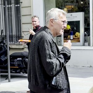 Laurent Ruquier à la sortie de l’émission de radio “Les Grosses Têtes” sur RTL à Neuilly-sur-Seine, France, le jour du décès de Philippe Bouvard, créateur et animateur de l’émission durant 37 ans.

Agence / Bestimage