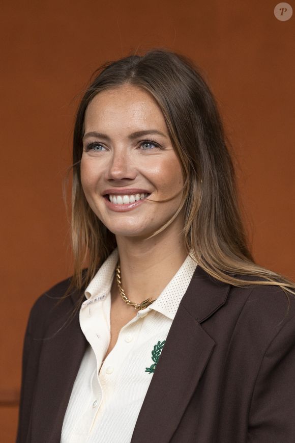 Amandine Petit (Miss France 2021) au village lors des Internationaux de France de Tennis de Roland Garros 2025, à Paris, France, le 5 Juin 2025. © Jacovides-Moreau/Bestimage
