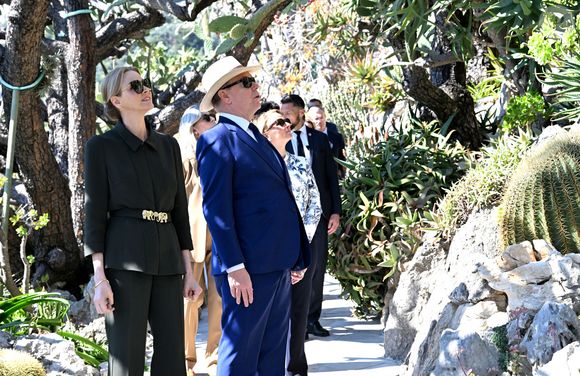 Le prince Albert II de Monaco, sa femme la princesse Charlene et la princesse Caroline de Hanovre ont pu découvrir les travaux d'aménagements réalisés pendant 5 ans au jardin exotique de Monaco avant son ouverture au public le 30 mars.© Bruno Bebert / Bestimage
