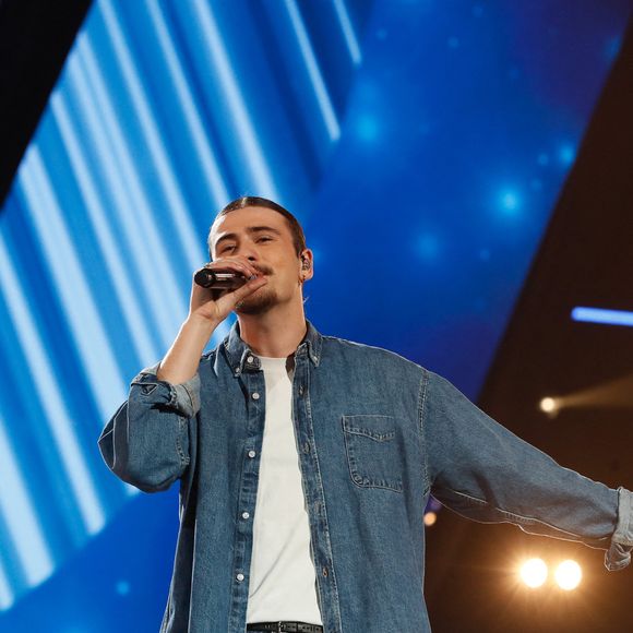 Exclusif - Pierre Garnier - Enregistrement de l'émission "Les disques d'or de l'année" au Dôme de Paris, présentée par E.Gossuin et diffusée le 24 décembre à 21h10 sur M6
© Christophe Clovis / Bestimage