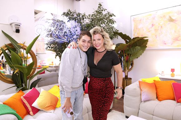 Plutôt habitué aux scoops sur la télé-réalité, l'influenceur a décidé de lancer une chasse numérique en mobilisant sa communauté sur Instagram et X...


Exclusif - Aniss Zitouni (dit Aqababe) et Cindy Lopes - Présentation de la nouvelle émission de télé-réalité "Reality Club", diffusée à partir du 14 octobre sur OHO, nouvelle plateforme de streaming interactive. © Cédric Perrin / Bestimage