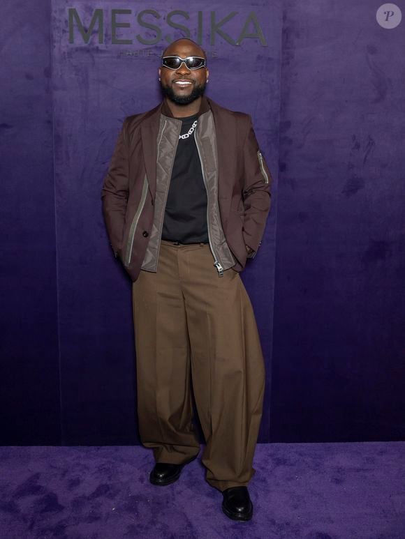 Davido au photocall du défilé Messika Collection Femme Prêt-à-Porter Printemps/Eté 2026 lors de la Fashion Week de Paris (PFW), au Musée des Arts décoratifs, à Paris, France, le 13 octobre 2025. © Olivier Borde/Bestimage
