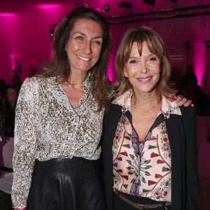 Anne-Claire Coudray et Tina Kieffer - 10ème édition du Prix de la Femme d'Influence au musée de l'homme à Paris le 5 décembre 2023.  © Bertrand Rindoff / Bestimage