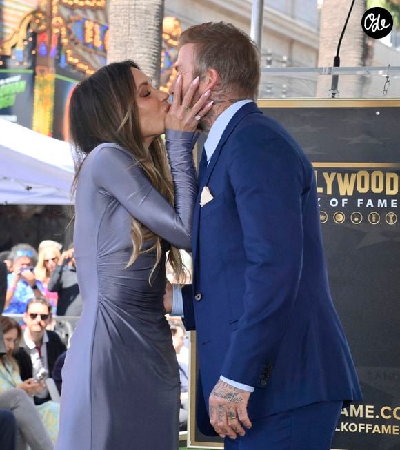 L'ancienne star du football britannique David Beckham (à droite) est accompagné de son épouse Victoria Beckham lors d'une cérémonie d'inauguration en son honneur, à l'occasion de l'attribution de la 2 849e étoile sur le Hollywood Walk of Fame à Los Angeles, le vendredi 12 juin 2026. Photo de Jim Ruymen/UPI/ABACAPRESS.COM