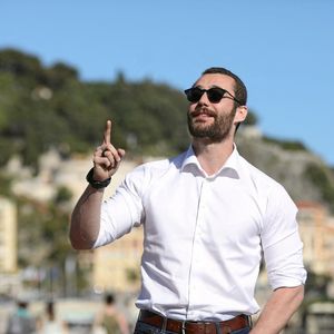 Alléché par un potentiel mandat de maire de Menton, ville voisine de Nice, Louis Sarkozy a vite trouvé un logement 

Exclusif - Shooting photo avec Louis Sarkozy à Nice le 25 avril 2025. 
© Jean-François Ottonello / Nice Matin / Bestimage