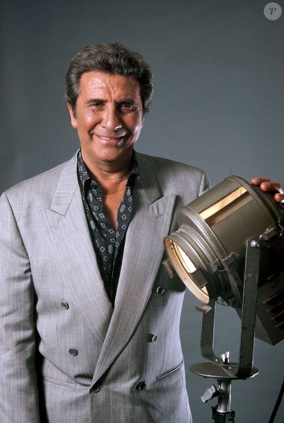 Info - 20e anniversaire du décès de Gilbert Bécaud le 18 décembre - Archives - Gilbert Becaud - portrait