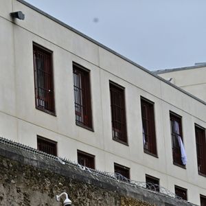 Info - Nicolas Sarkozy bientôt en prison : une cellule réservée au centre pénitentiaire Paris-La Santé pour l'ancien président - Illustration du centre pénitentiaire Paris-La Santé dans le 14ème arrondissement de Paris, France, le 26 septembre 2025. © Christian Liewig/Bestimage