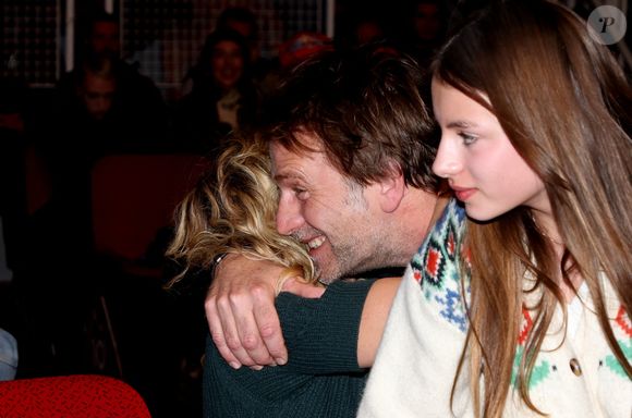 Alexandra Lamy, Thomas Jouannet, Mado Jouannet lors de la cérémonie de clôture du 27ème Festival International du Film de Comédie de l'Alpe d'Huez, France, le 20 janvier 2024. © Dominique Jacovides/Bestimage