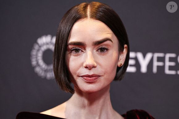 Lily Collins au théâtre Dolby le 10 avril 2026. 
Backgrid USA / Bestimage