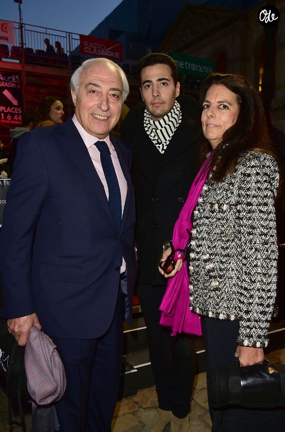 Françoise Bettencourt-Meyers, son mari Jean-Pierre Meyers et leur fils Jean-Victor Meyers - People assistent à l'opéra en plein air 'La Traviata' (une production de Benjamin Patou, le PDG de Moma Group) dans la cour d'honneur de l'hôtel des Invalides à Paris le 8 septembre 2015. © Giancarlo Gorassini/Bestimage