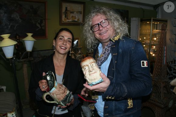 Exclusif - Caroline Pons, Pierre-Jean Chalençon - 99ème édittion de la 'Foire de Chatou' sur les antiquités et Brocante à Chatou le 29 septembre 2019. © JLPPA/Bestimage